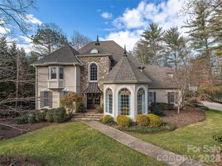 335 Red Fox Circle, Asheville, NC 28803