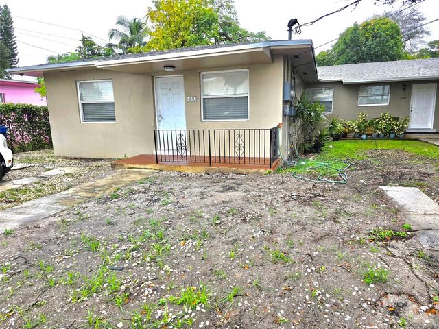 422 NE 166th St 422, Miami, FL 33162