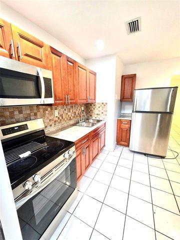 422 NE 166th St 422, Miami, FL 33162