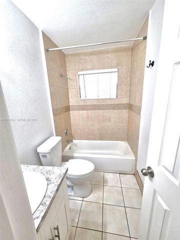 422 NE 166th St 422, Miami, FL 33162