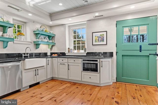 207 CARRIAGE, Newtown Square, PA 19073