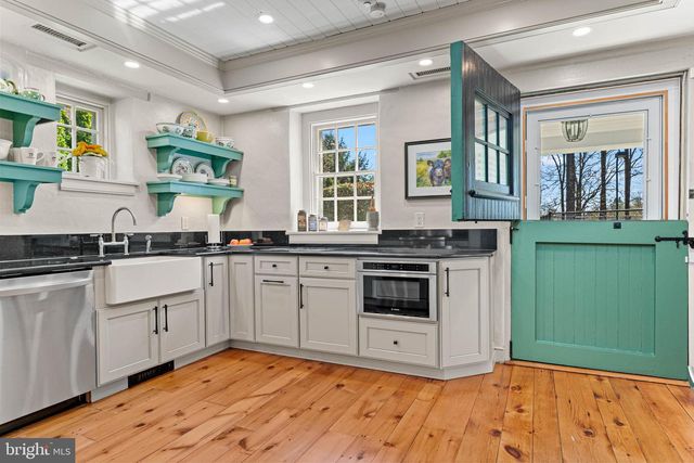 207 CARRIAGE, Newtown Square, PA 19073