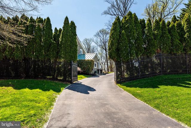 207 CARRIAGE, Newtown Square, PA 19073
