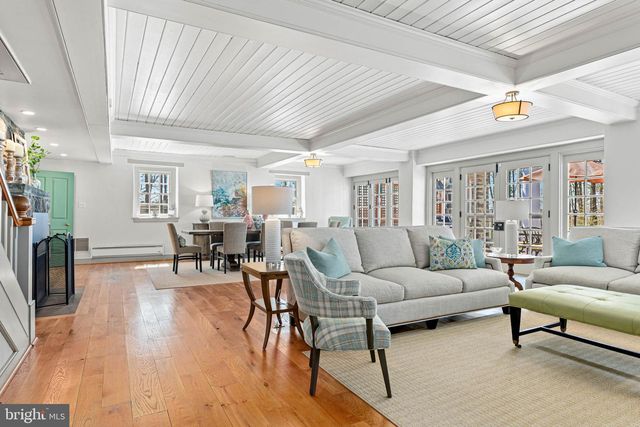 207 CARRIAGE, Newtown Square, PA 19073