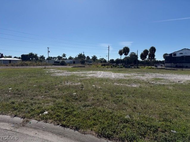 3662 Estelle ST, Fort Myers, FL 33916