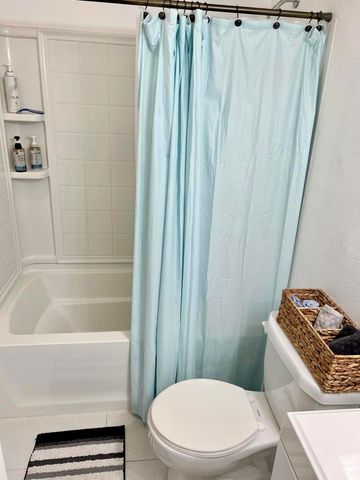 575 N Villa Court 105, Palm Springs, CA 92262