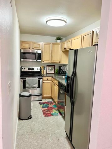 575 N Villa Court 105, Palm Springs, CA 92262