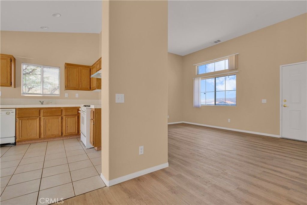 Image 3 of property listing at 10468 Santa Cruz, Desert Hot Springs, CA 92240