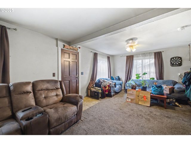 62875 School Rd, Coos Bay, OR 97420