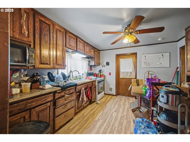 62875 School Rd, Coos Bay, OR 97420