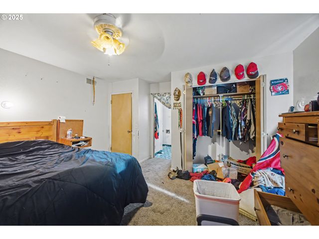 62875 School Rd, Coos Bay, OR 97420