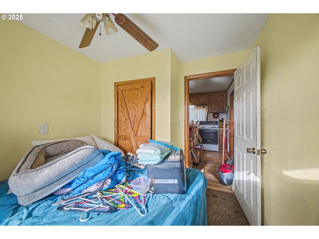 62875 School Rd, Coos Bay, OR 97420