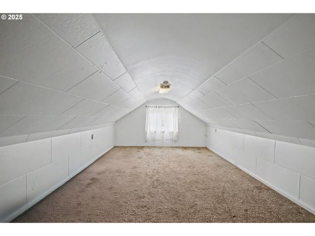 62875 School Rd, Coos Bay, OR 97420