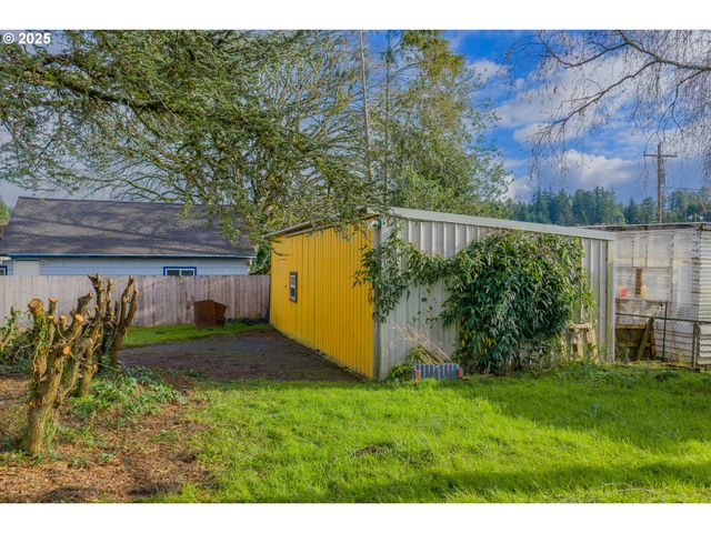 62875 School Rd, Coos Bay, OR 97420