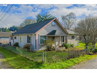 62875 School Rd, Coos Bay, OR 97420