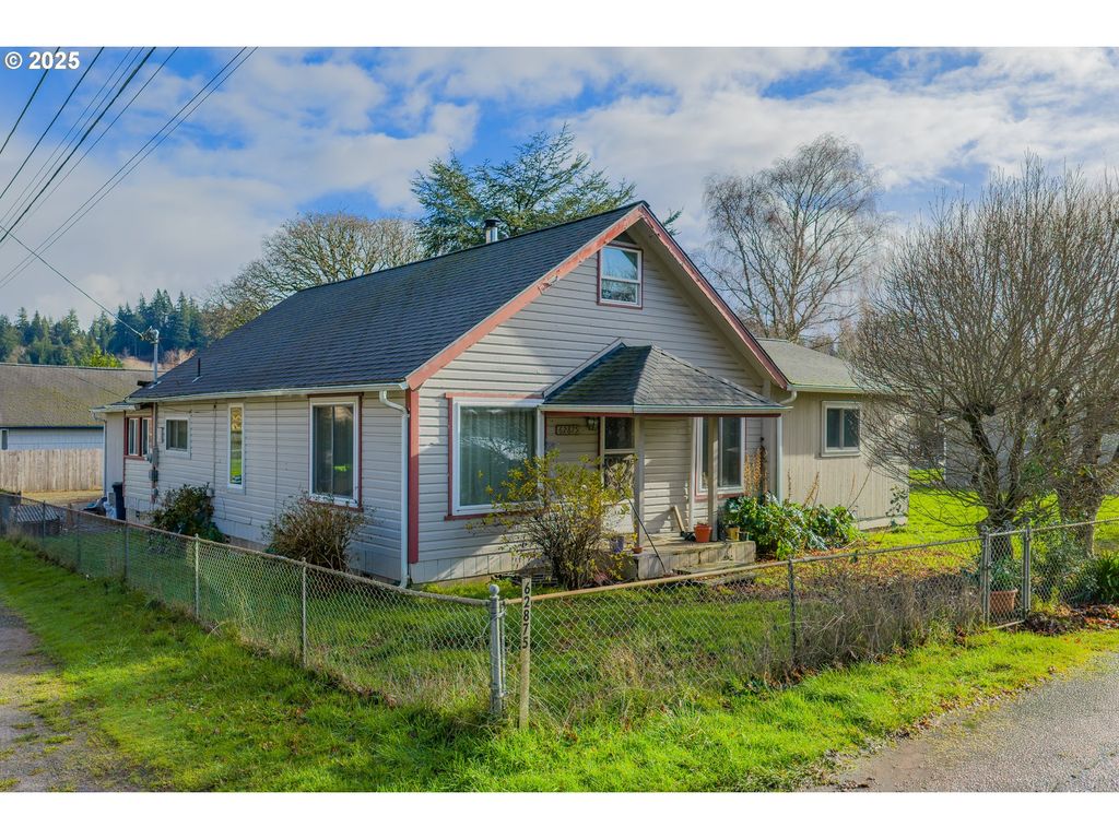 62875 School Rd, Coos Bay, OR 97420
