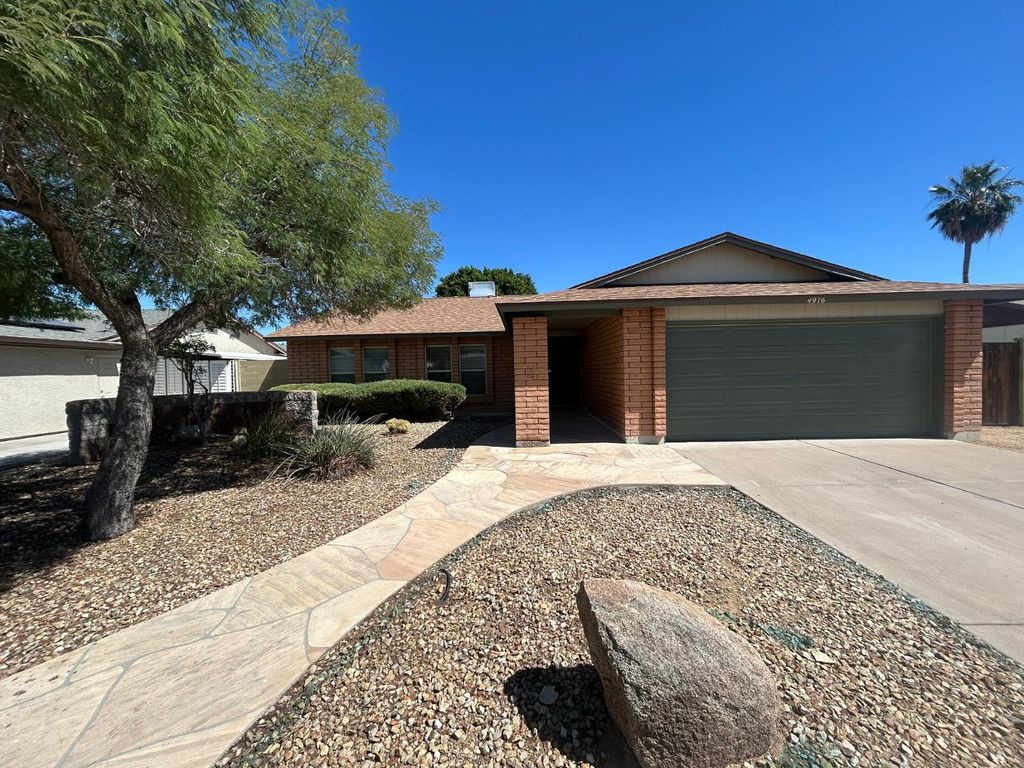 4976 W Charleston Avenue, Glendale, AZ 85308