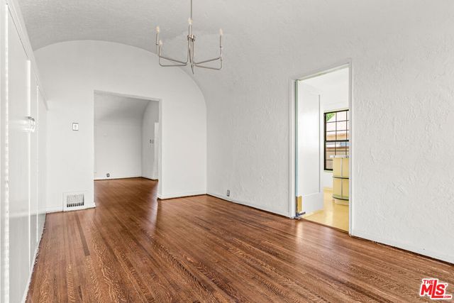 1838 S Victoria Avenue, Los Angeles, CA 90019