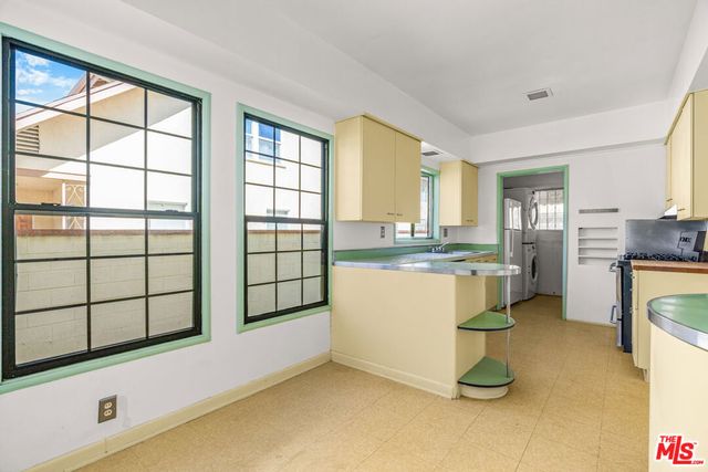 1838 S Victoria Avenue, Los Angeles, CA 90019