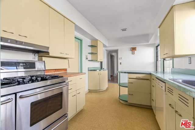1838 S Victoria Avenue, Los Angeles, CA 90019