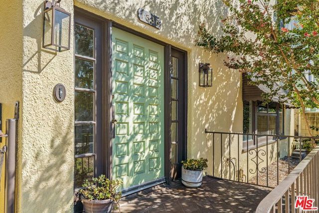 1838 S Victoria Avenue, Los Angeles, CA 90019