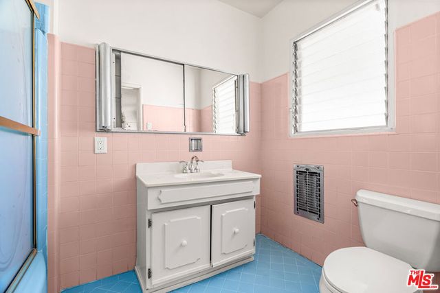 1838 S Victoria Avenue, Los Angeles, CA 90019