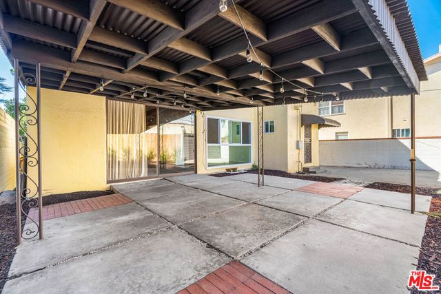 1838 S Victoria Avenue, Los Angeles, CA 90019