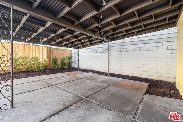 1838 S Victoria Avenue, Los Angeles, CA 90019