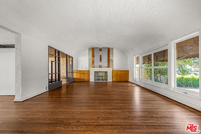 1838 S Victoria Avenue, Los Angeles, CA 90019