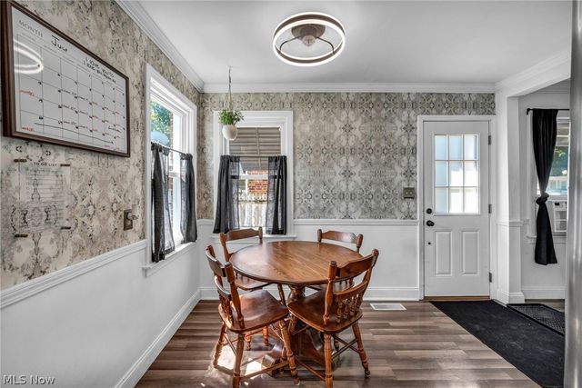 2515 9th Street, Cuyahoga Falls, OH 44221