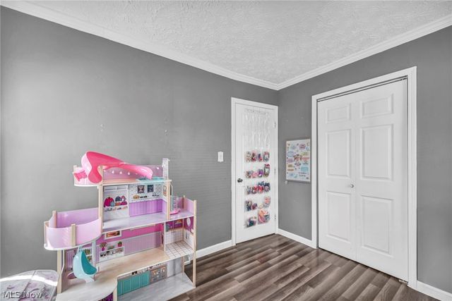2515 9th Street, Cuyahoga Falls, OH 44221