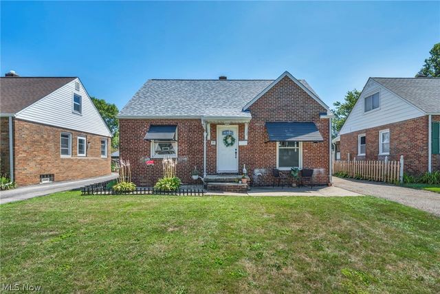 2515 9th Street, Cuyahoga Falls, OH 44221