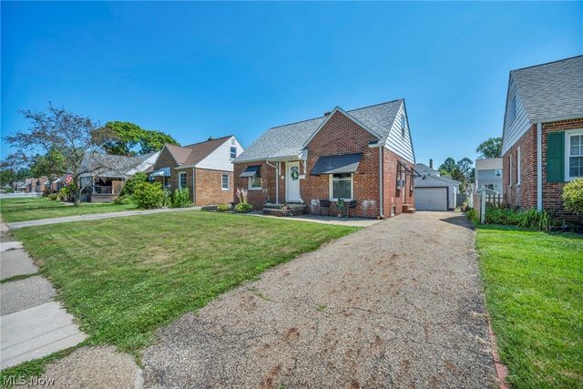 2515 9th Street, Cuyahoga Falls, OH 44221