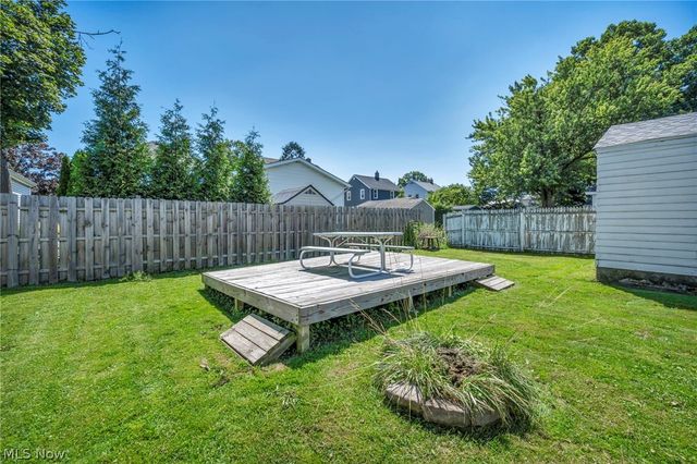 2515 9th Street, Cuyahoga Falls, OH 44221