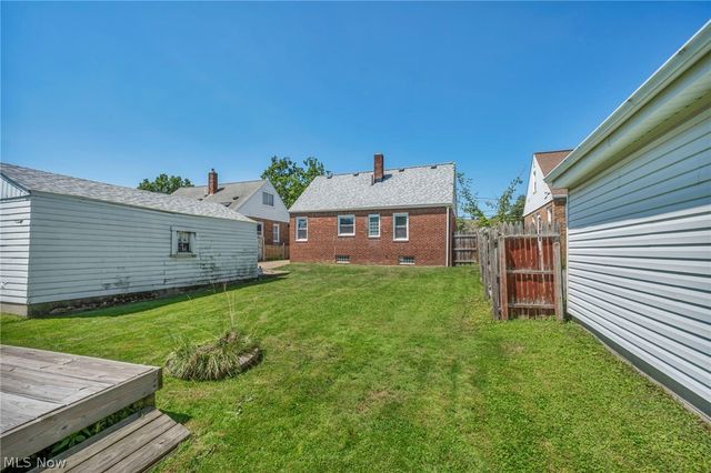 2515 9th Street, Cuyahoga Falls, OH 44221