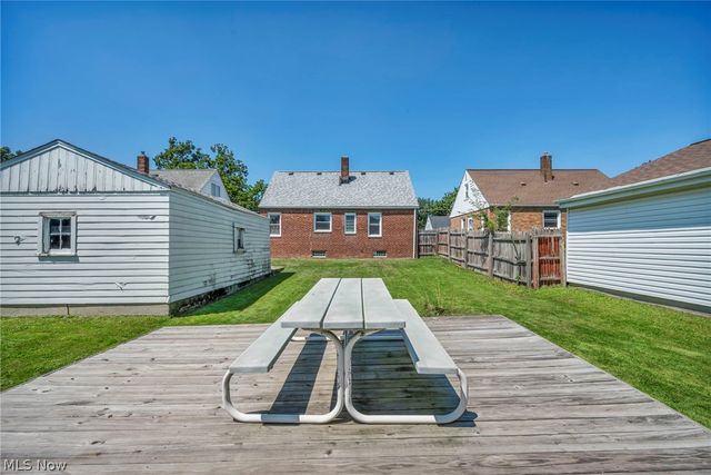 2515 9th Street, Cuyahoga Falls, OH 44221
