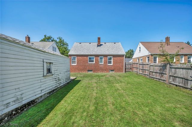 2515 9th Street, Cuyahoga Falls, OH 44221
