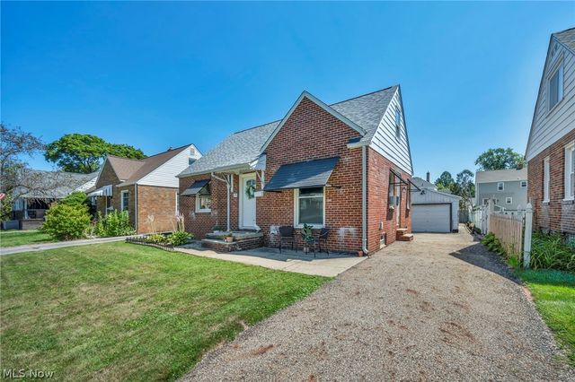 2515 9th Street, Cuyahoga Falls, OH 44221