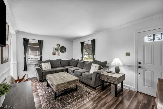 2515 9th Street, Cuyahoga Falls, OH 44221