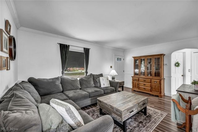 2515 9th Street, Cuyahoga Falls, OH 44221