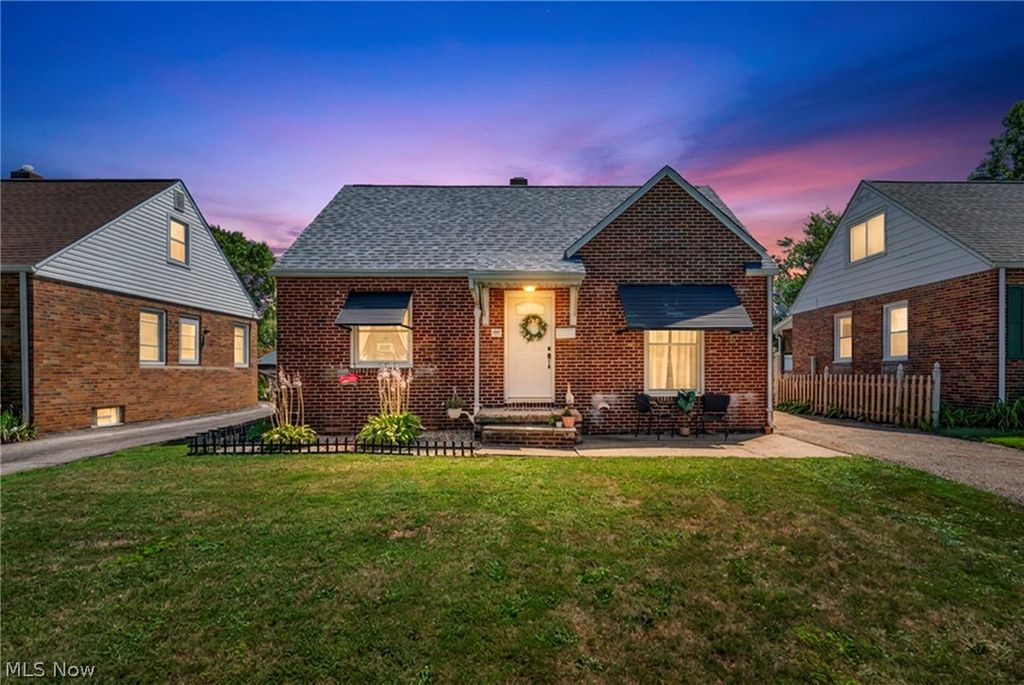 2515 9th Street, Cuyahoga Falls, OH 44221