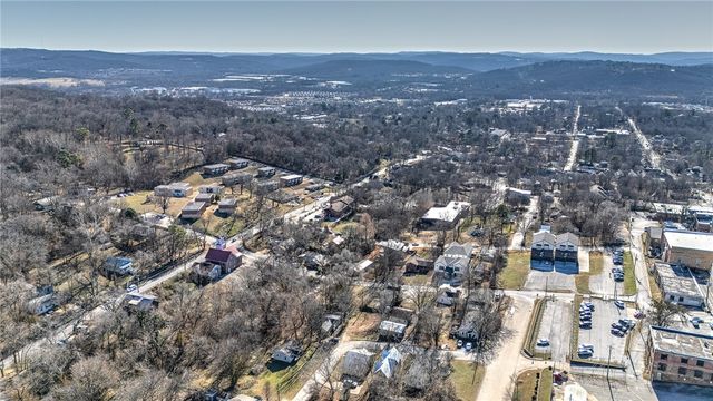 171 E Meadow Street, Fayetteville, AR 72701