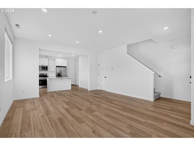 533 Upland Ave, Woodburn, OR 97071