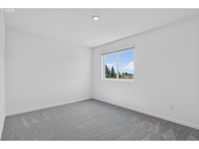 533 Upland Ave, Woodburn, OR 97071