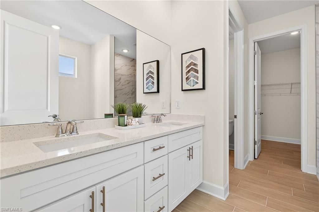 Image 8 of property listing at 3015 SW 10th AVE, Cape Coral, FL 33914