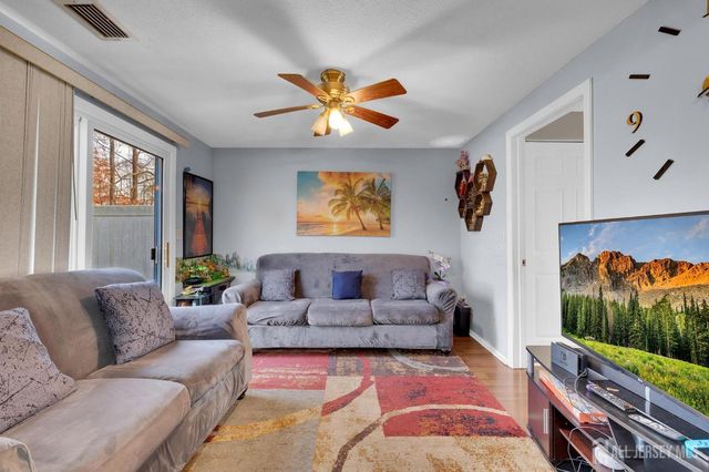 89 Doe Court, South Brunswick, NJ 08852