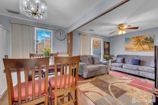 89 Doe Court, South Brunswick, NJ 08852