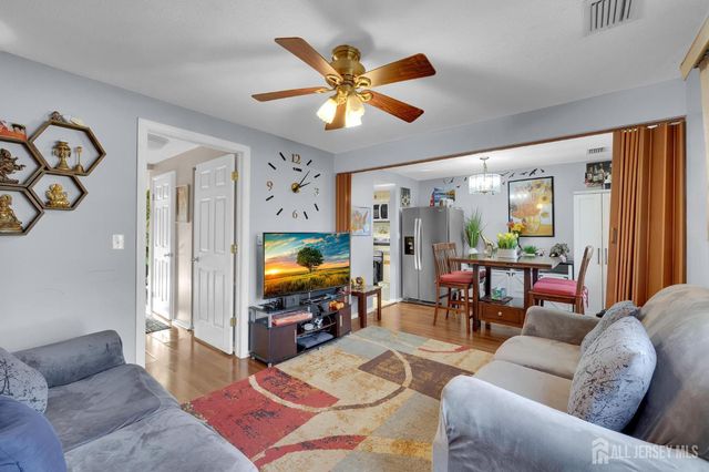 89 Doe Court, South Brunswick, NJ 08852