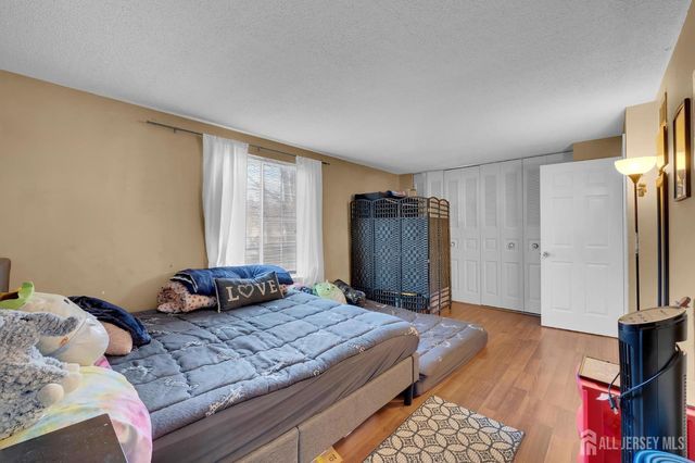 89 Doe Court, South Brunswick, NJ 08852