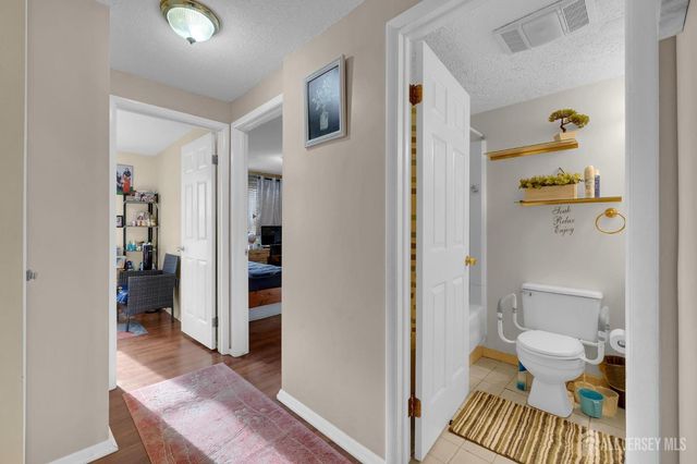 89 Doe Court, South Brunswick, NJ 08852